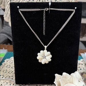 Elegant Silver and Cream Flower Pendant Necklace